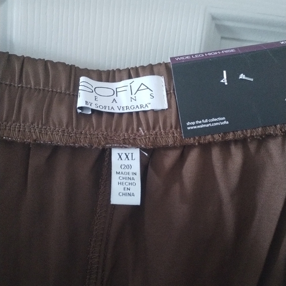 NWT Wide Leg Cargo Pants - Picture 4 of 4